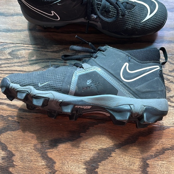 Nike Alpha Boys Football Cleats sz 5 - Picture 5 of 7